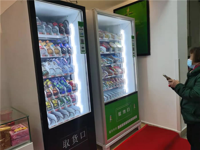 四川中青旅綿陽(yáng)分社、綿陽(yáng)市中旅假日旅行社、綿陽(yáng)自來(lái)文化傳播有限公司24H自助售貨服務(wù)盛大開(kāi)業(yè)