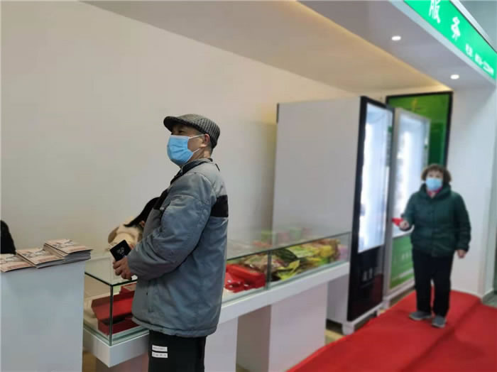 四川中青旅綿陽(yáng)分社、綿陽(yáng)市中旅假日旅行社、綿陽(yáng)自來(lái)文化傳播有限公司24H自助售貨服務(wù)盛大開(kāi)業(yè)