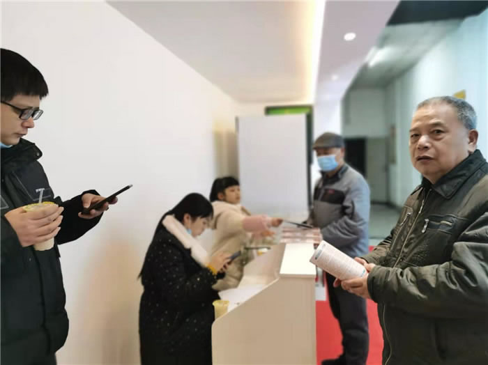 四川中青旅綿陽(yáng)分社、綿陽(yáng)市中旅假日旅行社、綿陽(yáng)自來(lái)文化傳播有限公司24H自助售貨服務(wù)盛大開(kāi)業(yè)